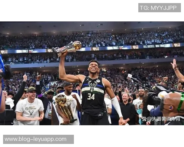 字母哥遭遇包夹困境半场12分钟仅得9分3助攻表现平平